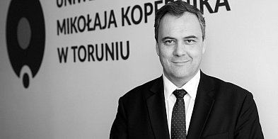 Toruń pożegna zasłużonego kanclerza UMK. Znamy szczegóły dotyczące pogrzebu-72893