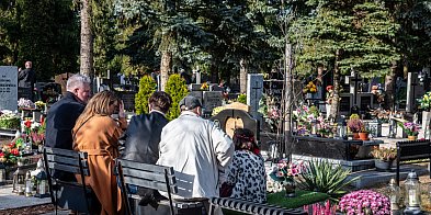 Światło pamięci na Centralnym. Tak wyglądał 1 listopada w Toruniu [FOTO]-73088