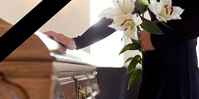 Ci, których już z nami nie ma. Wspomnienia i nekrologi z minionych dni-74262