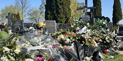 Grób doktor Witkowskiej utonął w kwiatach. Słowa uznania nie cichną [FOTO]