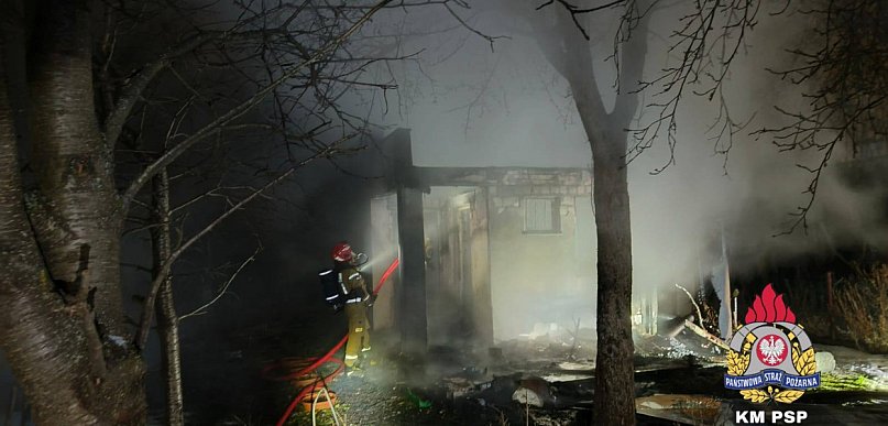 Pożar w Toruniu. Ogień strawił domek letniskowy [FOTO]