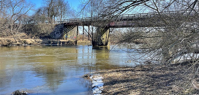 Mieszkańcy Złotorii obserwują rzekę. Co pokazują pomiary na Drwęcy? [FOTO]