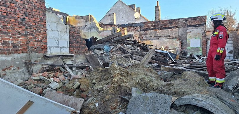 Koniec akcji. Strażacy przez 3 godziny przeszukiwali gruzy w poszukiwaniu...