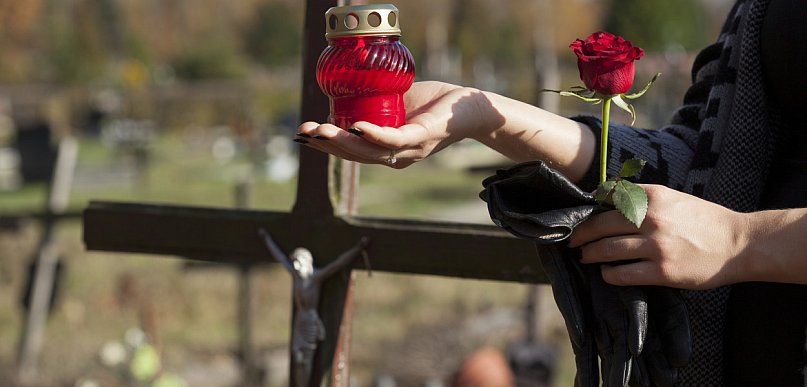 Smutna wiadomość ze szkoły spod Torunia. Społeczność żegna nauczyciela