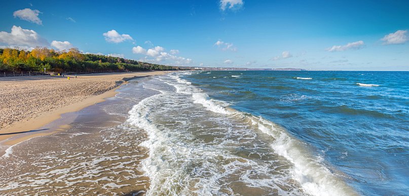 Niepewność geopolityczna zmienia wakacyjne plany turystów