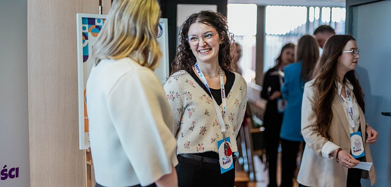 Szkoła językowa MR. RABBIT świętowała 15-lecie na UMK w Toruniu