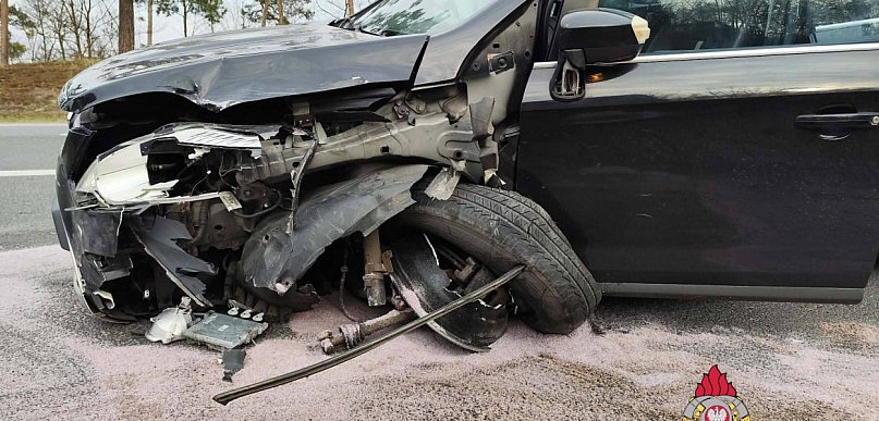 Zderzenie trzech aut pod Toruniem. Jedna osoba trafiła do szpitala [FOTO]