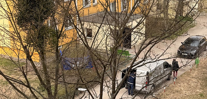 Toruń: Dramat przy Dziewulskiego. Mężczyzna wypadł z okna wieżowca, nie przeżył