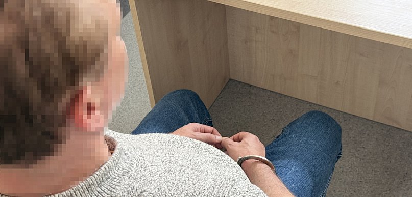 Wywoływał usterki, by wejść do mieszkań. Wychodził z pieniędzmi i biżuterią