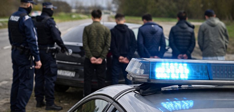 PILNE | Zatrzymali auto pełne cudzoziemców. Kierowca z Ukrainy trafił do...