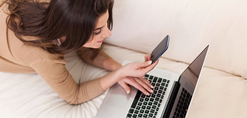 Czy automatyzacja procesów rezerwacji online wpływa na redukcję kosztów administra