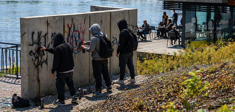 Bulwary znów na celowniku wandali. Chłopcy robili to w środku dnia!