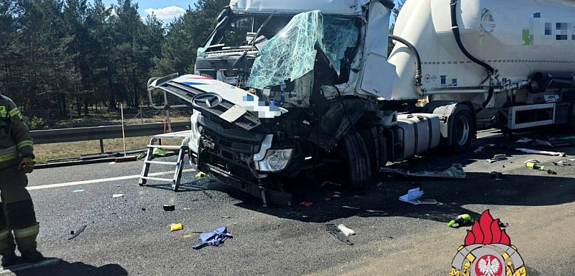 Dramat na S10 pod Toruniem. Trzy ciężarówki, ranni i śmigłowiec LPR [FOTO]