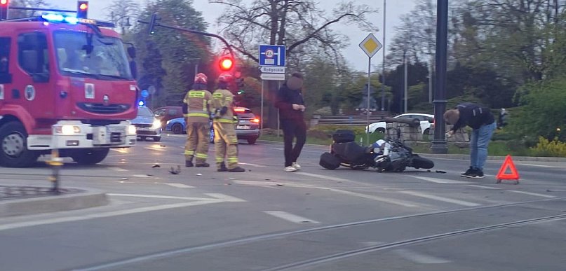 Z OSTATNIEJ CHWILI: Wypadek przy placu Rapackiego. Służby na miejscu