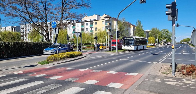 Utrudnienia na Szosie Chełmińskiej. Zderzenie autobusu MZK z osobówką