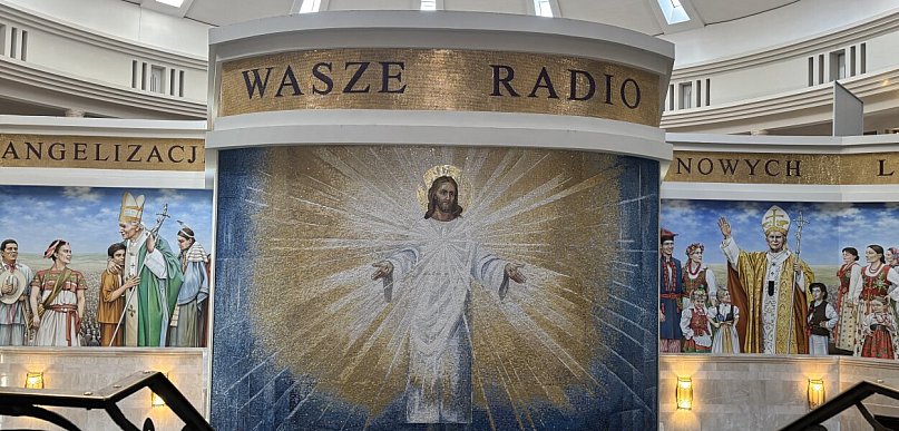 Kojarzone z Radiem Maryja, ale zaskakuje wyglądem. Zajrzyj do środka [FOTO]