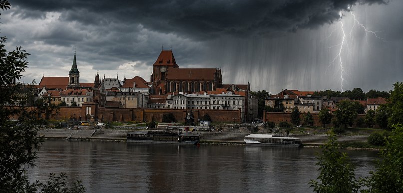 Nadciąga załamanie pogody, a IMGW ostrzega mieszkańców. Po południu może...