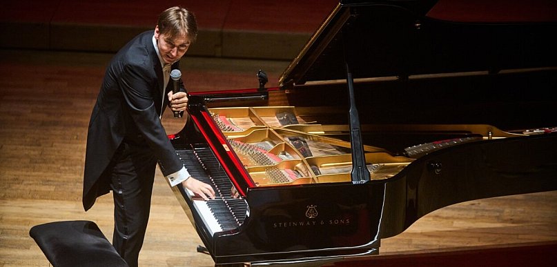 Recital fortepianowy w CKK Jordanki – Grzegorz Niemczuk wystąpi w Toruniu