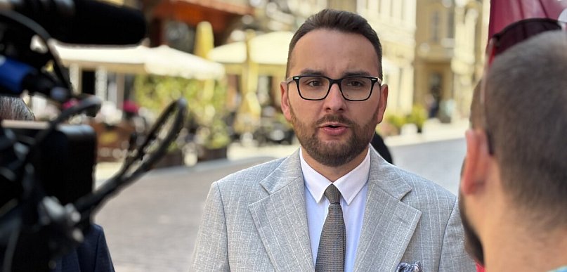 Kaski dla dzieci i surowsze kary dla kierowców. Poseł Lewicy z regionu komentuje