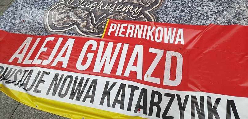 Kolejna gwiazda trafi do Piernikowej Alei. Wiadomo, kto odsłoni swoją Katarzynkę