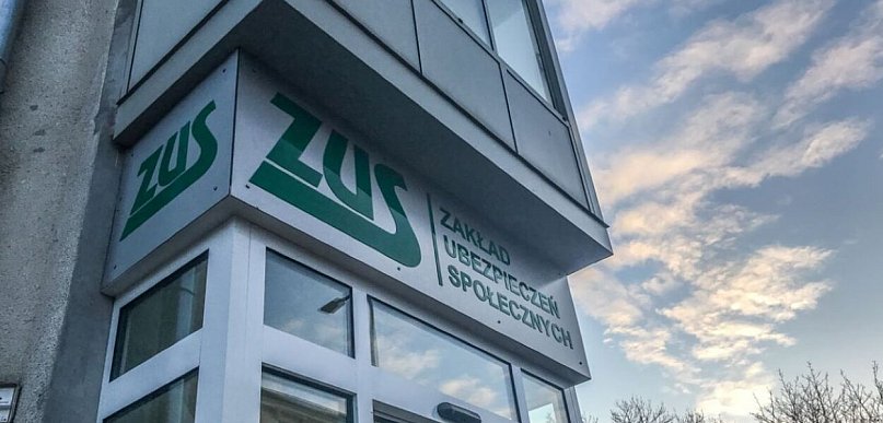 Pracownicy ZUS wychodzą od biurek. W całym kraju będą utrudnienia