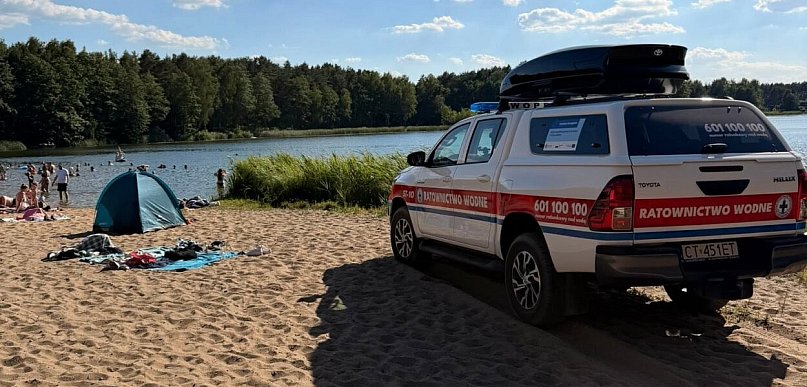 Pilny alarm nad jeziorem pod Toruniem. Interweniował WOPR. Powód oburza!