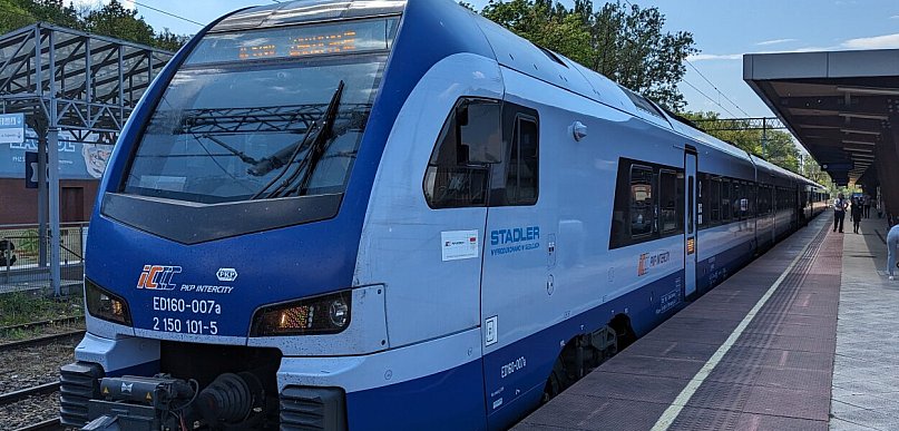 Dym w pociągu Intercity pod Włocławkiem. Wstrzymano ruch kolejowy