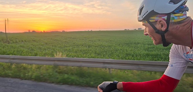 Ultrakolarz z Torunia dokonał niemożliwego! Przez 30 dni nie schodził z...