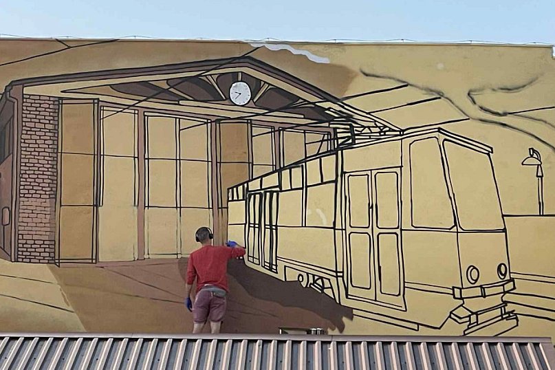 Nowy mural przy zajezdni
