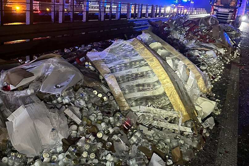 Znicze na trasie po wypadku