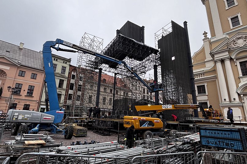 Sylwestrowa scena już prawie gotowa!