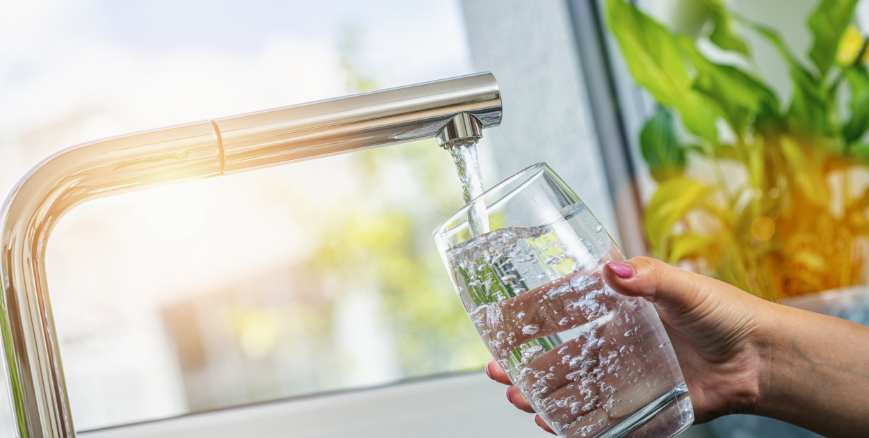 Woda w Toruniu przebadana. Czy nasza karnówka nadaje się do picia?