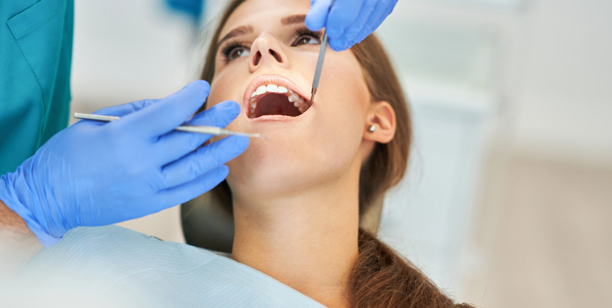 Toruń: Stomatolog na NFZ. Gdzie na wizytę i jakie są terminy? 