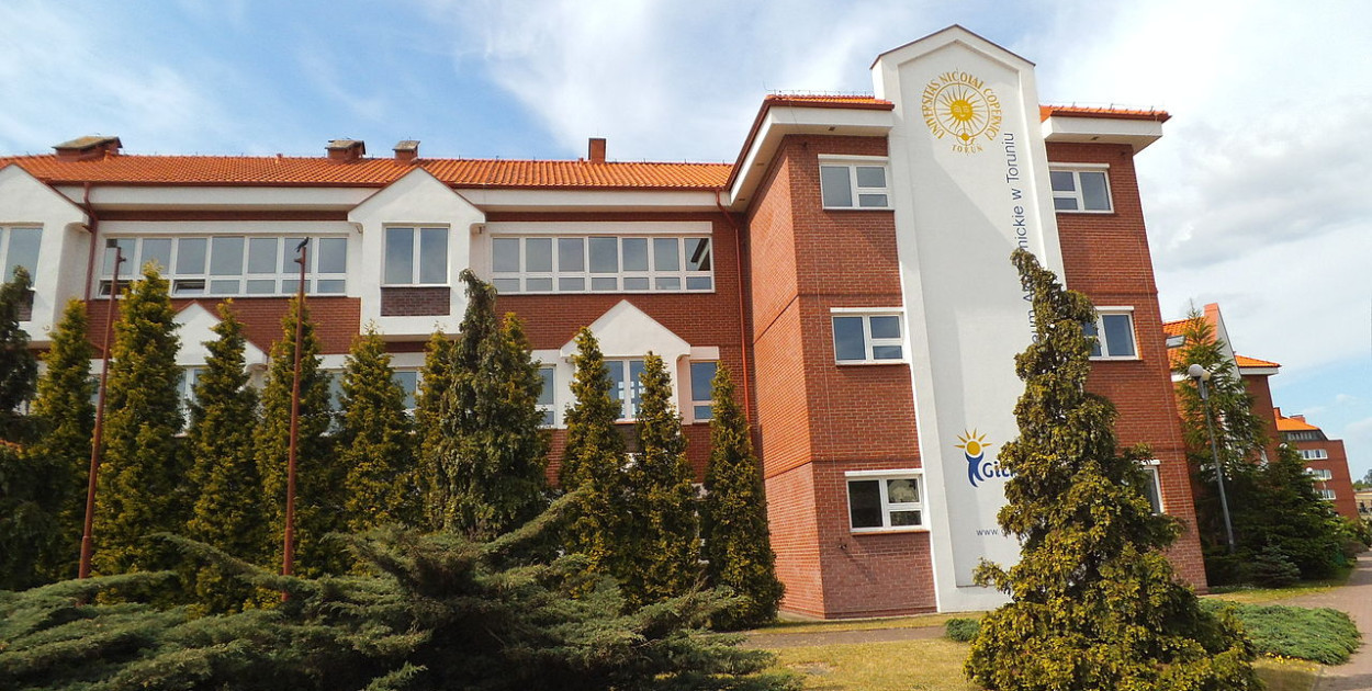  Uniwersyteckie Liceum Ogólnokształcące w Toruniu. Fot: Mateuszgdynia / Wikipedia CC BY-SA 4.0