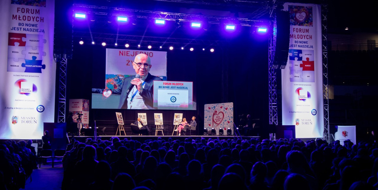 Oddali narządy i uratowali życie. Młodzi w Toruniu słuchali w ciszy