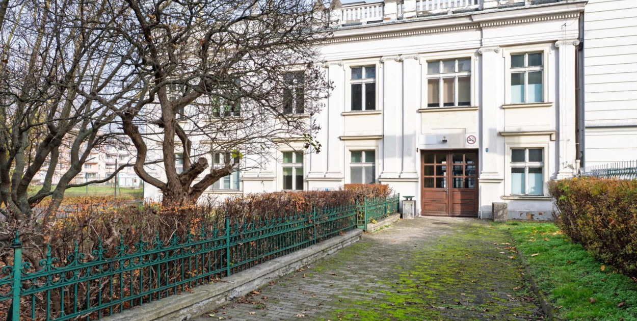 Za murami dawnego szpitala szykuje się nowa era. Kiedy poznamy szczegóły?