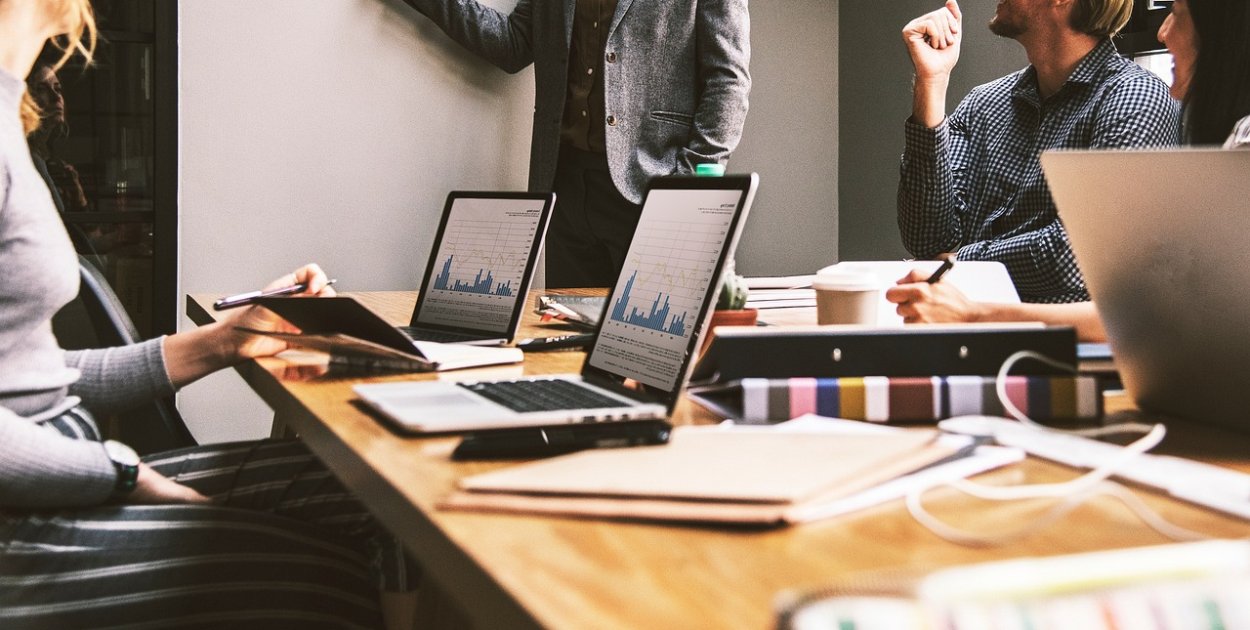 Kołdry makumi – jak wybrać odpowiedni model i zadbać o komfort snu przez cały rok