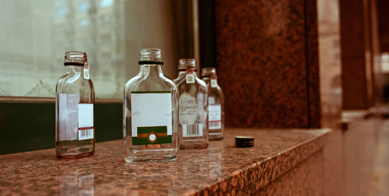 Toruń: Małpki na boisku. Monitoring przyłapał 14-latki z wódką