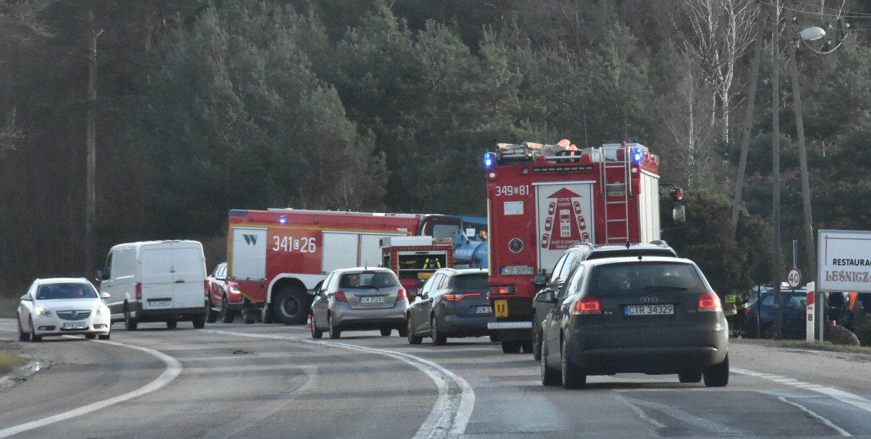 Ogień na DK91 o poranku. Kierowcy utknęli w korkach