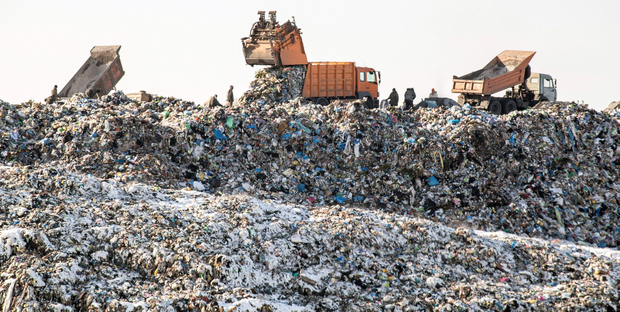 CBŚP uderzyło w „mafię śmieciową”. Zatrzymano m.in. byłego burmistrza spod Torunia