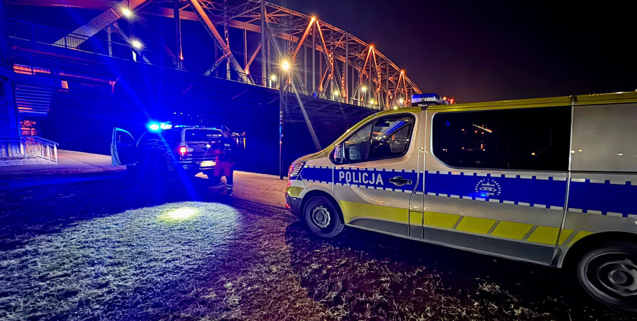 Próba samobójcza na moście!? Na miejsce wysłano pełno służb