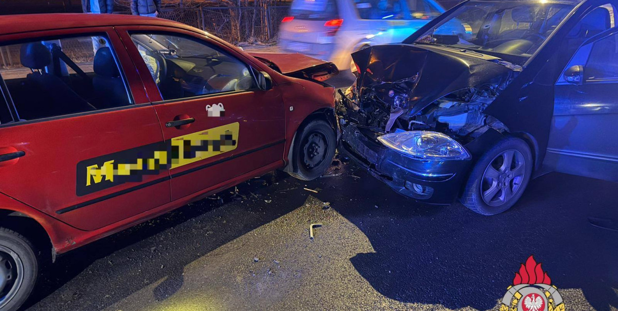 Zderzenie na Podgórskiej w Toruniu. Dwie osoby trafiły do szpitala [FOTO]