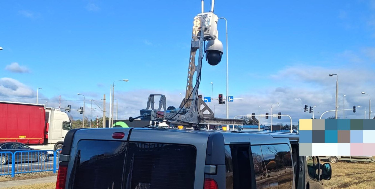Kamera stanęła przy skrzyżowaniu. Nowe "oko" policji już działa i zbiera...