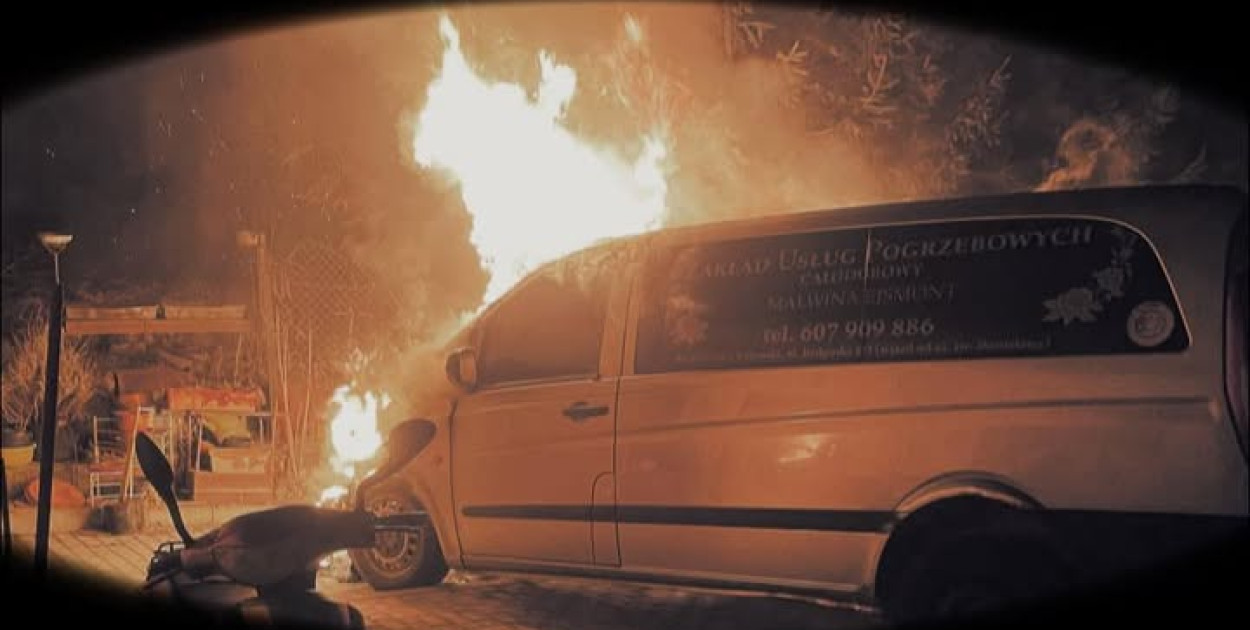 Karawan podpalono w nocy. Zakład pogrzebowy ofiarą celowego działania!?