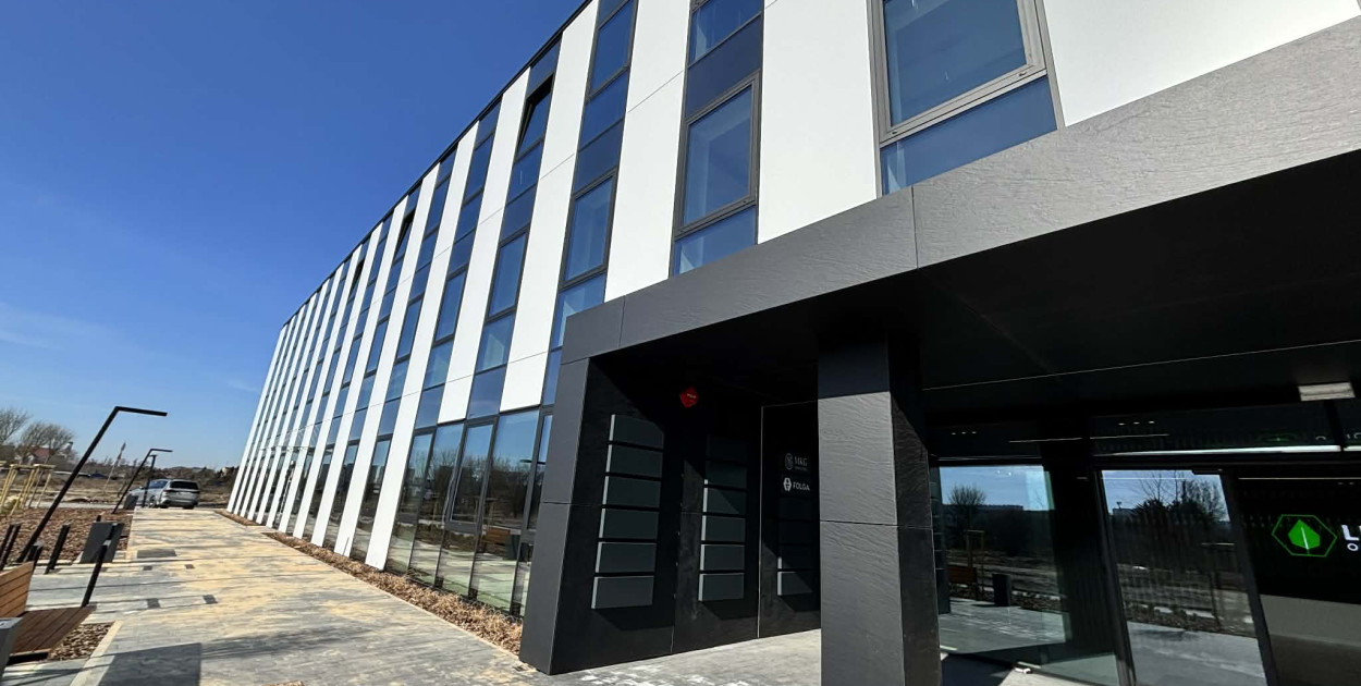 Jeszcze niedawno była tu łąka. Dziś stoi najnowocześniejszy biurowiec w Toruniu