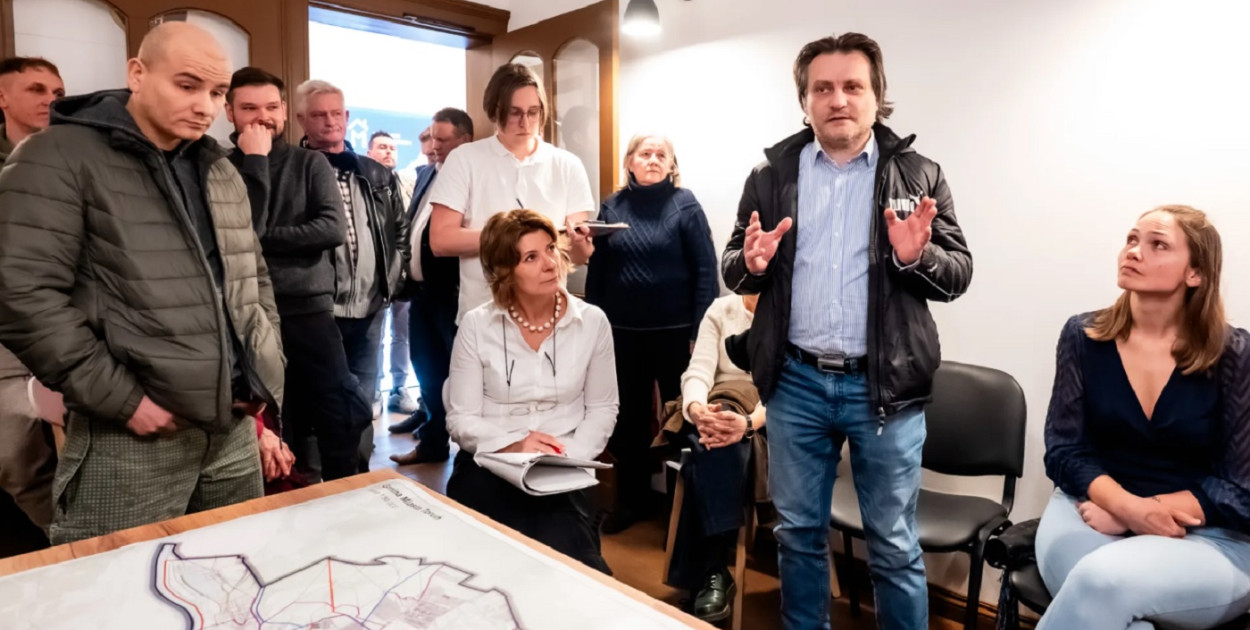 Po spotkaniu o parkingach zawrzało. "Farsa" – mówią jedni. Miasto: każdy...