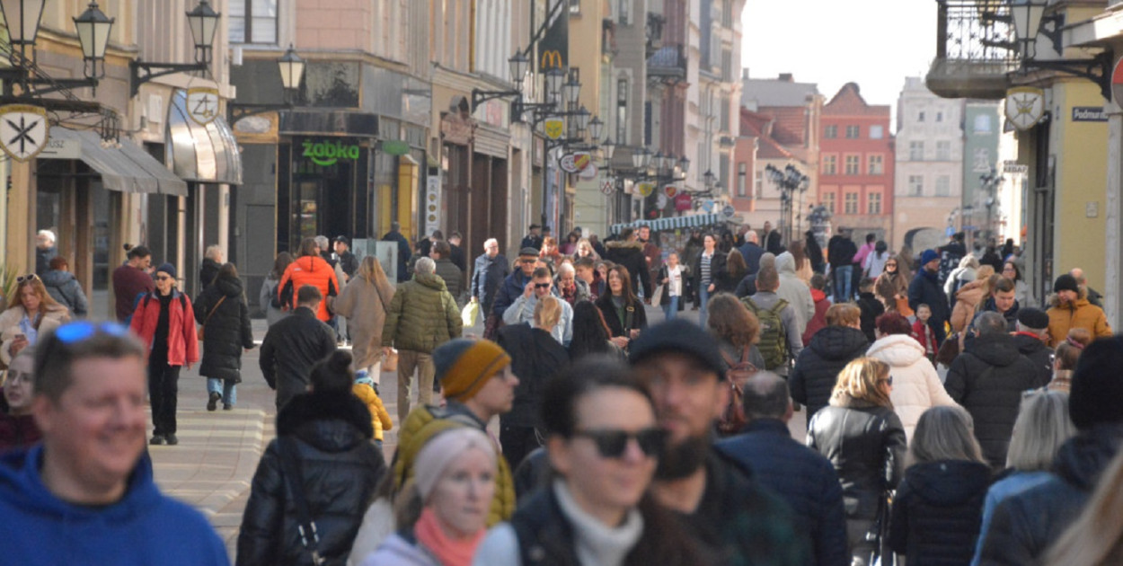 Senior zaczepiał ludzi na toruńskiej starówce. Strażnicy szybko zareagowali