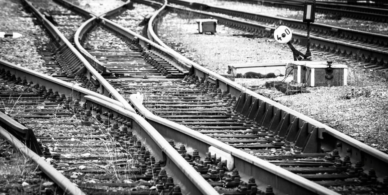 Dramat pod Toruniem. Pociąg z setkami pasażerów śmiertelnie potrącił...