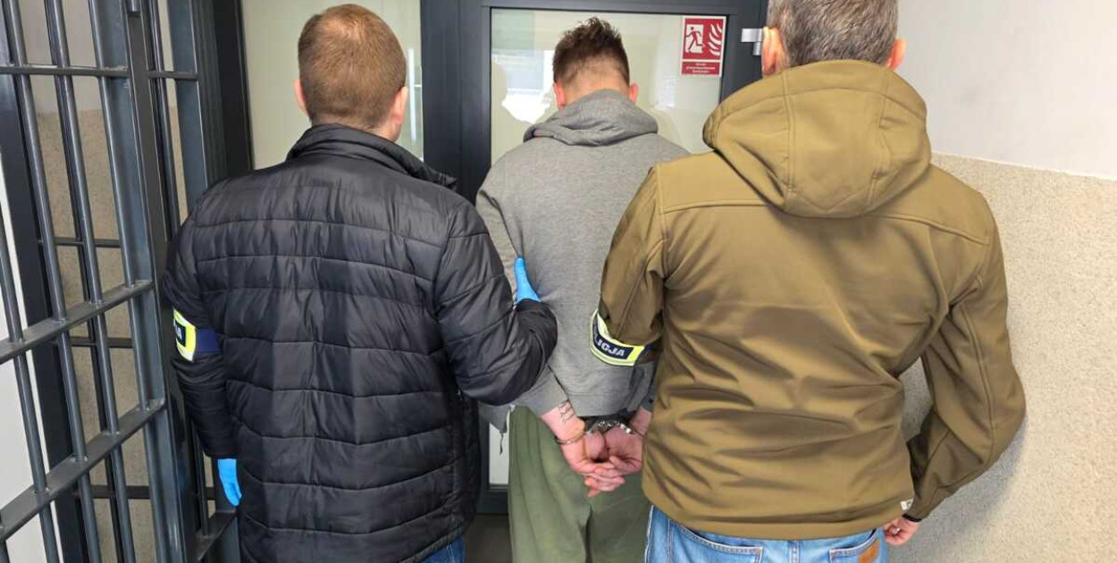Zuchwałe kradzieże w Inowrocławiu. Wpadli, gdy policja połączyła fakty