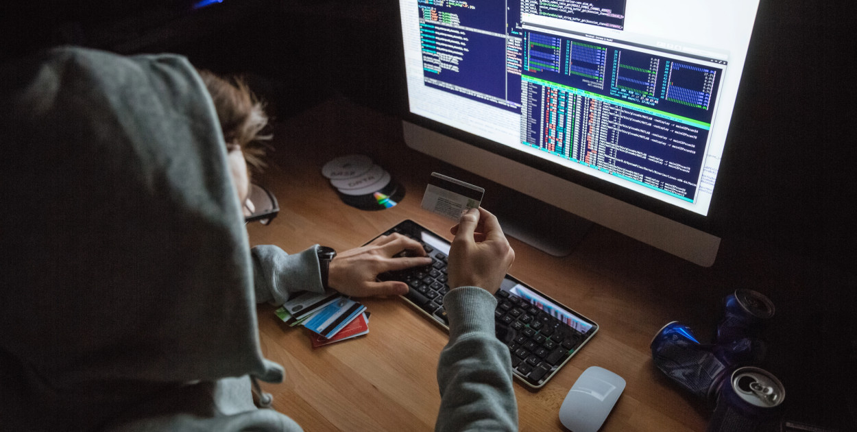 119 zarzutów dla 34-latka. Pożyczki brał na matkę, pieniędzy nie oddawał